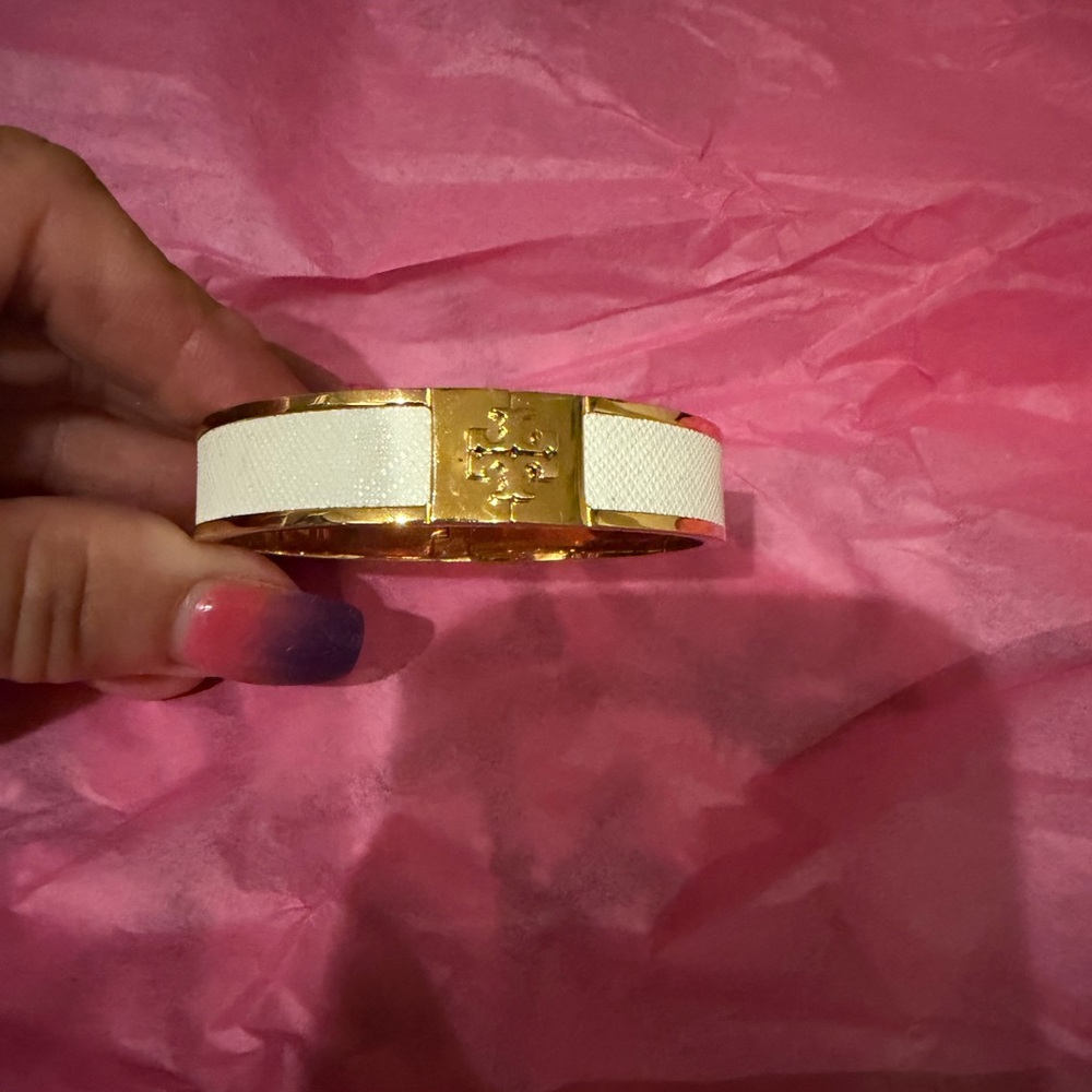 Tory Burch Gold and Cream bangle Bracelet NEW